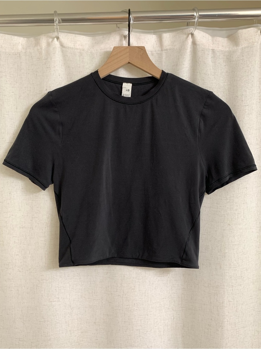 lululemon athletica Wunder Most Black Crewneck Crop Top Size Medium
